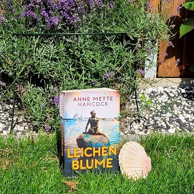 Leichenblume von Anne Mette Hancock