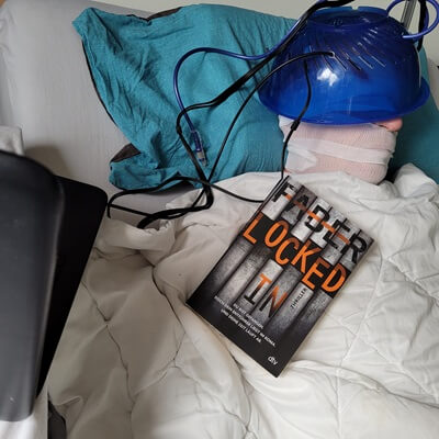 Locked in von Henri Faber