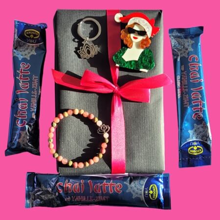 Hinter dem Lächeln von Charlotte Charonne